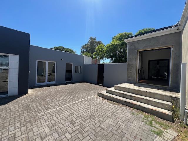 To Let commercial Property for Rent in Walmer Eastern Cape
